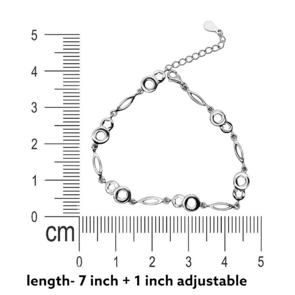 Silver Linked Shinning Bracelet Measuring