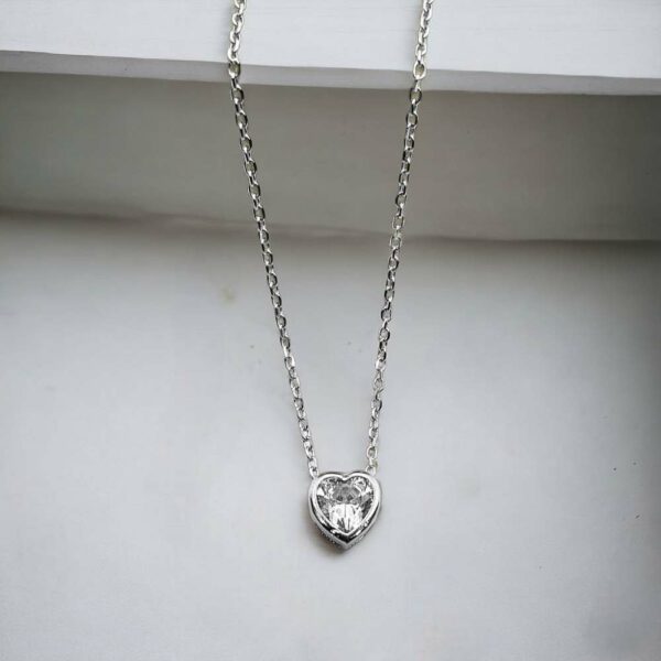 Solitaire necklace