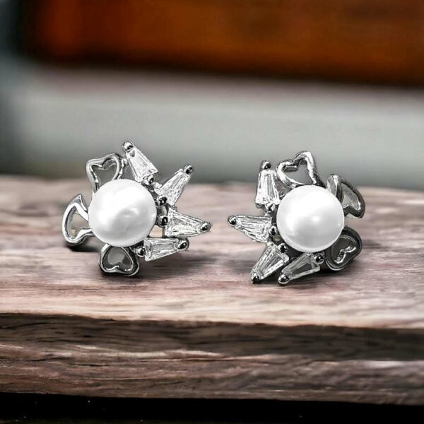 925 Pearl With Heart Earrings