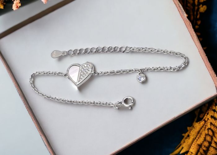 Silver Mop Bracelet design