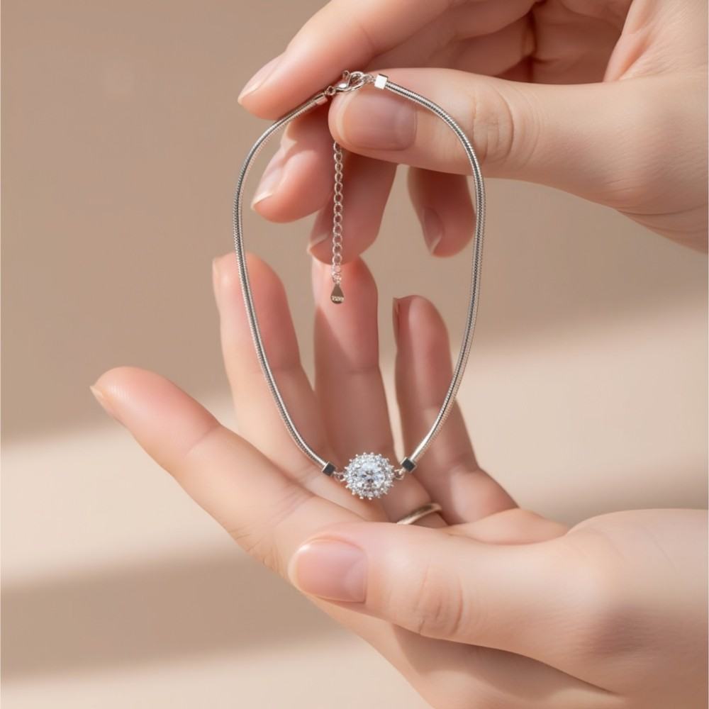 ANKT008 Crystal Pendant Silver Anklet Design girl show in her hand