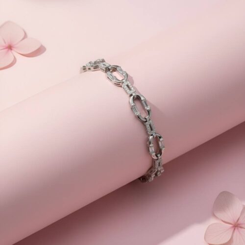 Oval Link Silver Bracelet for Women in pink roller