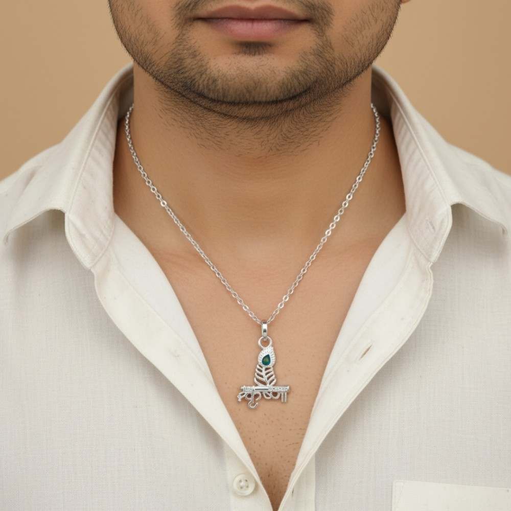 krishna-morpankh-pendant-necklace-men-wear Krishna morpankh pendant necklace worn by male model in 925 silver