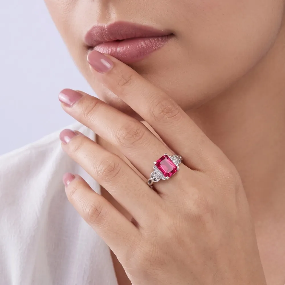 Vintage Style Red Stone Ring on Model Elegant model wearing the vintage style red stone ring, demonstrating the bold, royal statement look and comfortable fit on the finger.